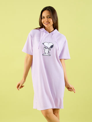 a girl weared lilac snow half sleeve short dress