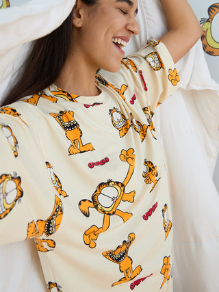 Garfield Catnap Crew Shorts Set